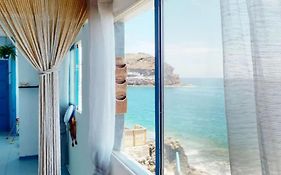 La Casa Con Terraza Privada Sobre El Mar